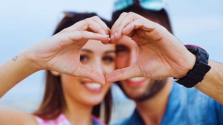 צמתי חיים - זוג צעיר יוצא לדרך